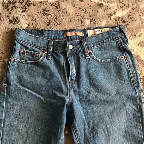 LEVIS CAPRI - Picture 2 of 4